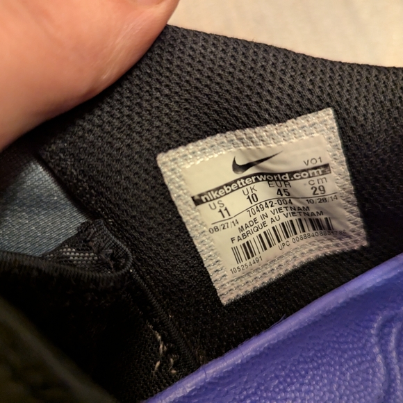 Nike kobe's low top basketball sneakers size 11 grey purple silver casual shoe. - Picture 3 of 13